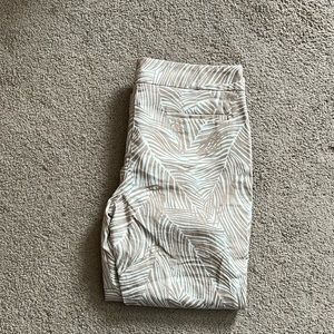 Talbots white tan cropped leaf print
